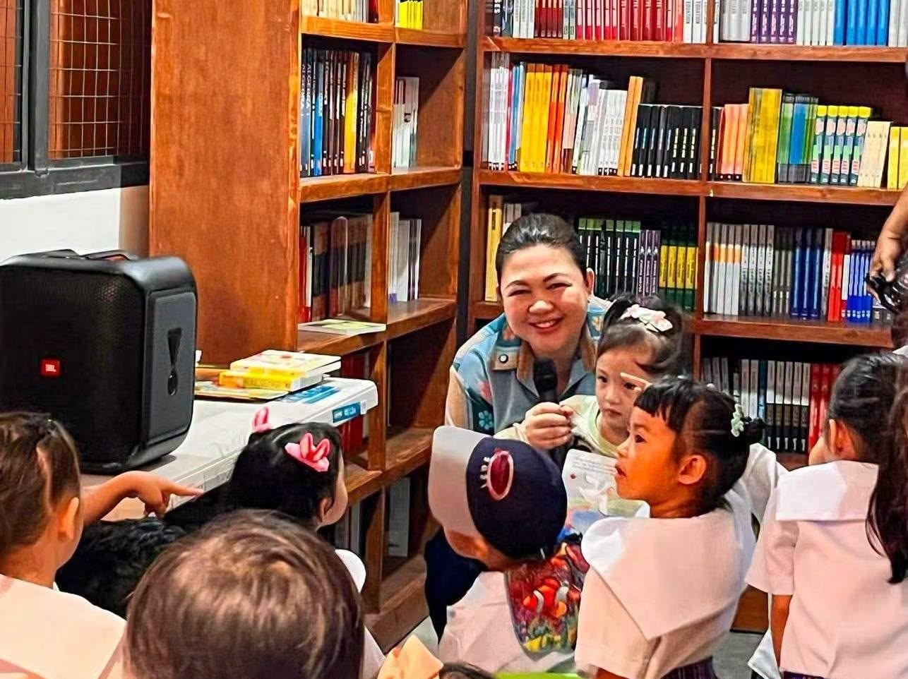 Iloillo City Library sa Merkado